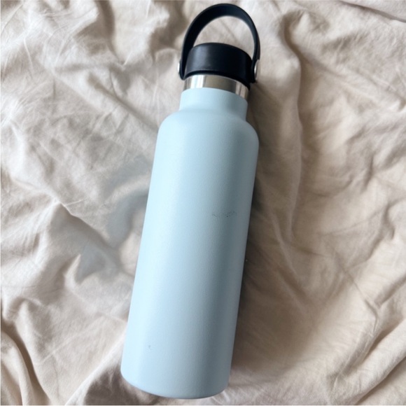 Hydro Flask Frost Light Blue Standard Flex Cap 18 Oz - Picture 2 of 4